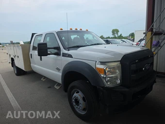 2016 Ford Super Duty F-550 Cab Chassis XL Crew Cab DRW - miniatura 3