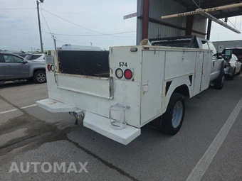 2016 Ford Super Duty F-550 Cab Chassis XL Crew Cab DRW - miniatura 4