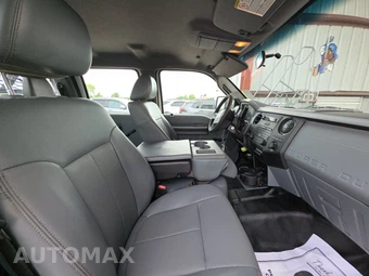 2016 Ford Super Duty F-550 Cab Chassis XL Crew Cab DRW - miniatura 7
