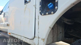 2016 Ford Super Duty F-550 Cab Chassis XL Crew Cab DRW - miniatura 26