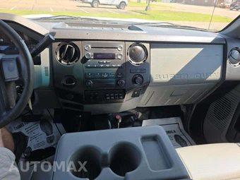 2016 Ford Super Duty F-550 Cab Chassis XL Crew Cab DRW - miniatura 10