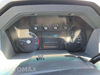 2016 Ford Super Duty F-550 Cab Chassis XL Crew Cab DRW - miniatura 9