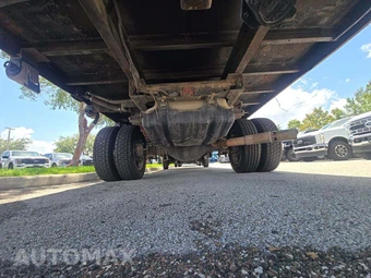 2016 Ford Super Duty F-550 Cab Chassis XL Crew Cab DRW - miniatura 14