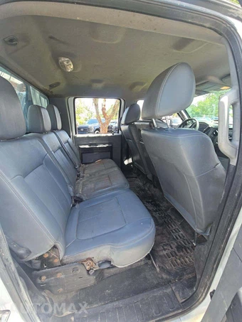 2016 Ford Super Duty F-550 Cab Chassis XL Crew Cab DRW - miniatura 15