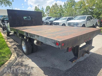 2016 Ford Super Duty F-550 Cab Chassis XL Crew Cab DRW - miniatura 2