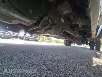 2016 Ford Super Duty F-550 Cab Chassis XL Crew Cab DRW - miniatura 7