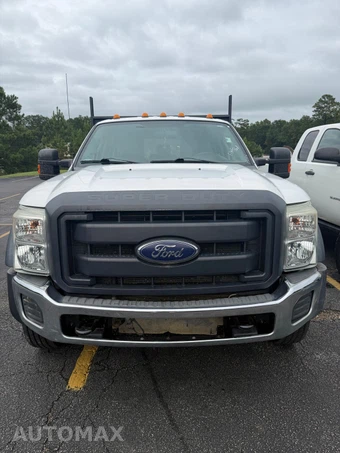 2016 Ford Super Duty F-550 Cab Chassis XL Crew Cab DRW - miniatura 15
