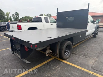 2016 Ford Super Duty F-550 Cab Chassis XL Crew Cab DRW - miniatura 3