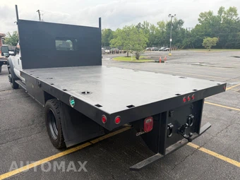 2016 Ford Super Duty F-550 Cab Chassis XL Crew Cab DRW - miniatura 4
