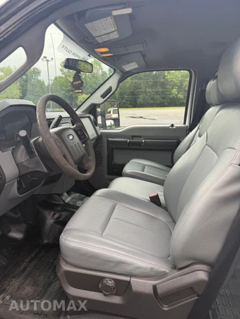 2016 Ford Super Duty F-550 Cab Chassis XL Crew Cab DRW - miniatura 5