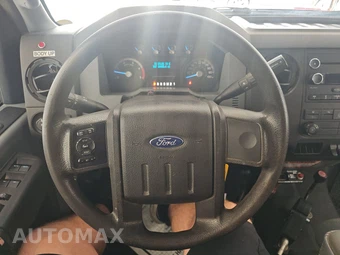 2016 Ford Super Duty F-550 Cab Chassis XL Crew Cab DRW - miniatura 10