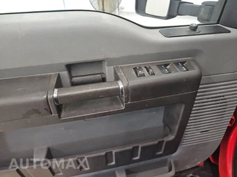 2016 Ford Super Duty F-550 Cab Chassis XL Crew Cab DRW - miniatura 9