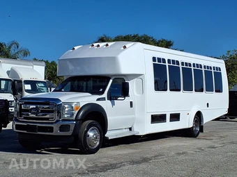2016 Ford Super Duty F-550 Cab Chassis XL Regular Cab DRW - miniatura 8