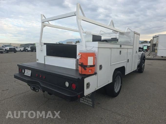 2016 Ford Super Duty F-550 Cab Chassis XL Regular Cab DRW - miniatura 4