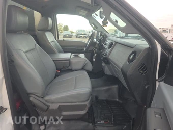 2016 Ford Super Duty F-550 Cab Chassis XL Regular Cab DRW - miniatura 8