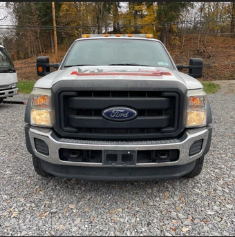 2016 Ford Super Duty F-550 Cab Chassis XL Regular Cab DRW - miniatura 5