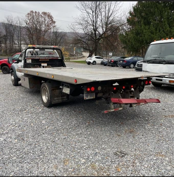 2016 Ford Super Duty F-550 Cab Chassis XL Regular Cab DRW - miniatura 6
