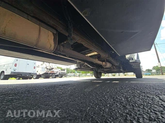 2016 Ford Super Duty F-550 Cab Chassis XL Regular Cab DRW - miniatura 11
