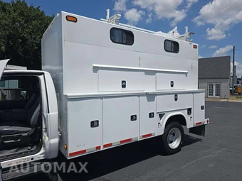 2016 Ford Super Duty F-550 Cab Chassis XL Regular Cab DRW - miniatura 17