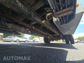 2016 Ford Super Duty F-550 Cab Chassis XL Regular Cab DRW - miniatura 4