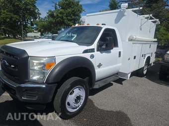 2016 Ford Super Duty F-550 Cab Chassis XL Regular Cab DRW
