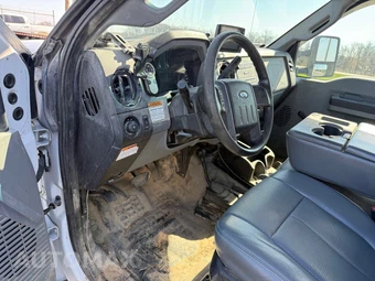 2016 Ford Super Duty F-550 Cab Chassis XL Regular Cab DRW - miniatura 20