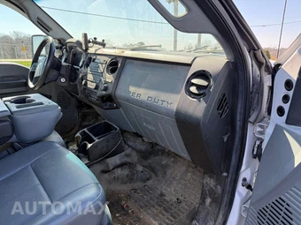 2016 Ford Super Duty F-550 Cab Chassis XL Regular Cab DRW - miniatura 22