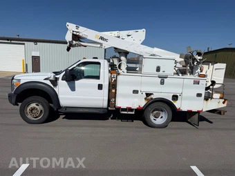 2016 Ford Super Duty F-550 Cab Chassis XL Regular Cab DRW - miniatura 3