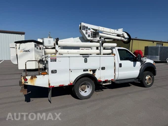 2016 Ford Super Duty F-550 Cab Chassis XL Regular Cab DRW - miniatura 9