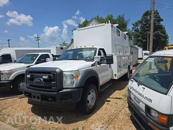 2016 Ford Super Duty F-550 Cab Chassis XL Regular Cab DRW