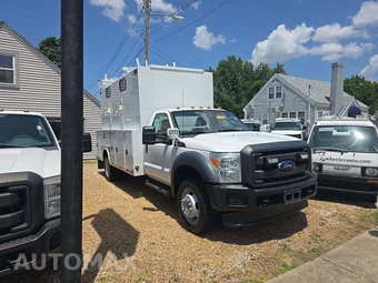 2016 Ford Super Duty F-550 Cab Chassis XL Regular Cab DRW - miniatura 4