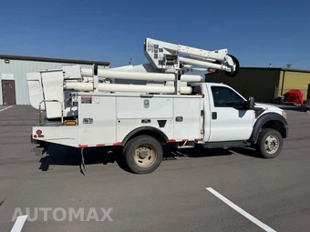 2016 Ford Super Duty F-550 Cab Chassis XL Regular Cab DRW - miniatura 11