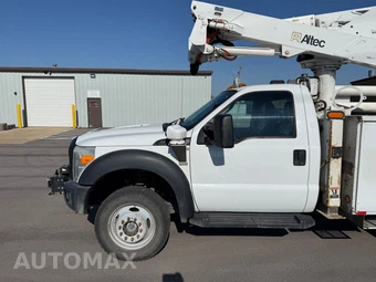 2016 Ford Super Duty F-550 Cab Chassis XL Regular Cab DRW - miniatura 17