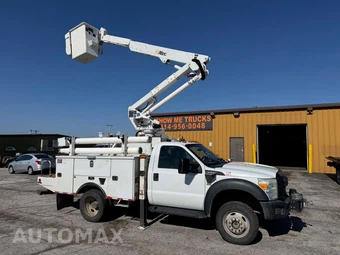 2016 Ford Super Duty F-550 Cab Chassis XL Regular Cab DRW - miniatura 3
