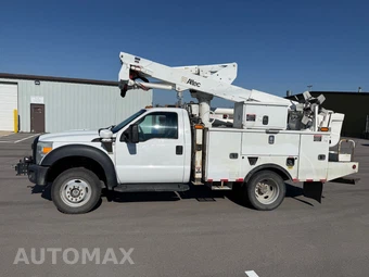 2016 Ford Super Duty F-550 Cab Chassis XL Regular Cab DRW - miniatura 6