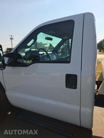 2016 Ford Super Duty F-550 Cab Chassis XL Regular Cab DRW - miniatura 19