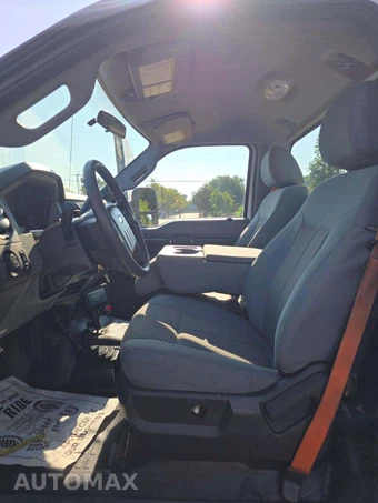2016 Ford Super Duty F-550 Cab Chassis XL Regular Cab DRW - miniatura 3