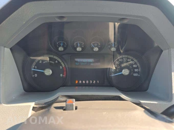 2016 Ford Super Duty F-550 Cab Chassis XL Regular Cab DRW - miniatura 6