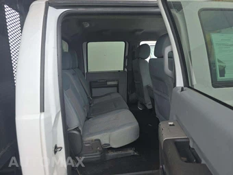 2016 Ford Super Duty F-550 Cab Chassis XLT Crew Cab DRW - miniatura 15