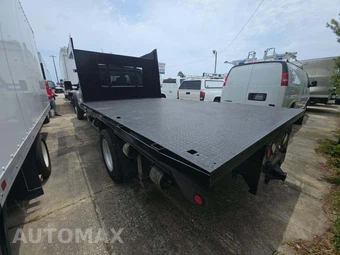 2016 Ford Super Duty F-550 Cab Chassis XLT Crew Cab DRW - miniatura 2
