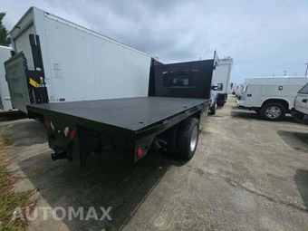 2016 Ford Super Duty F-550 Cab Chassis XLT Crew Cab DRW - miniatura 3