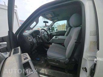 2016 Ford Super Duty F-550 Cab Chassis XLT Crew Cab DRW - miniatura 6