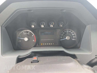 2016 Ford Super Duty F-550 Cab Chassis XLT Crew Cab DRW - miniatura 9