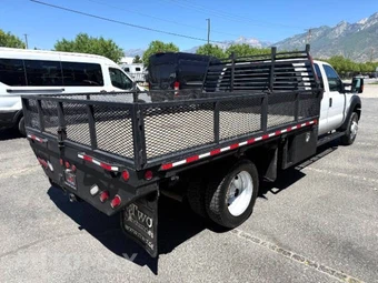 2016 Ford Super Duty F-550 Cab Chassis XLT Crew Cab DRW - miniatura 10
