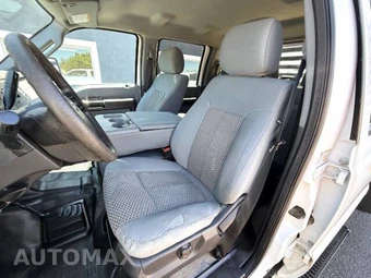 2016 Ford Super Duty F-550 Cab Chassis XLT Crew Cab DRW - miniatura 17