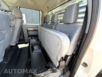 2016 Ford Super Duty F-550 Cab Chassis XLT Crew Cab DRW - miniatura 29