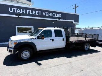 2016 Ford Super Duty F-550 Cab Chassis XLT Crew Cab DRW - miniatura 3