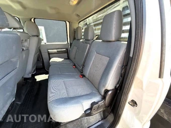 2016 Ford Super Duty F-550 Cab Chassis XLT Crew Cab DRW - miniatura 30