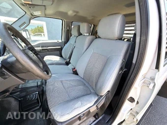 2016 Ford Super Duty F-550 Cab Chassis XLT Crew Cab DRW - miniatura 34