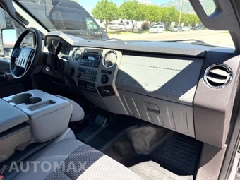 2016 Ford Super Duty F-550 Cab Chassis XLT Crew Cab DRW - miniatura 35